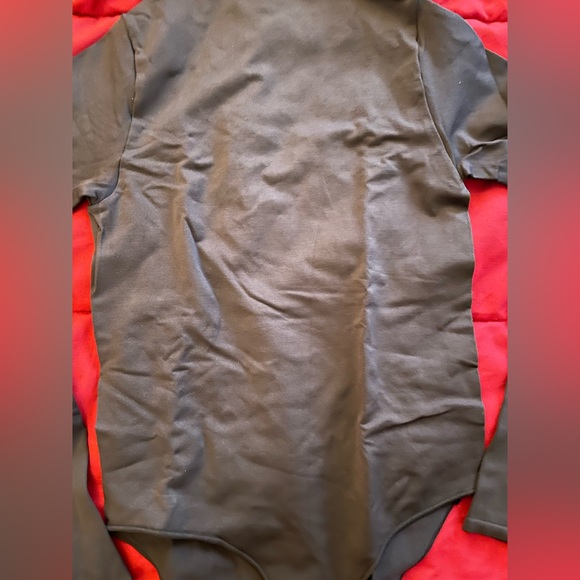 Skims essential mock neck long sleeve bodysuit s/m - Picture 9 of 12